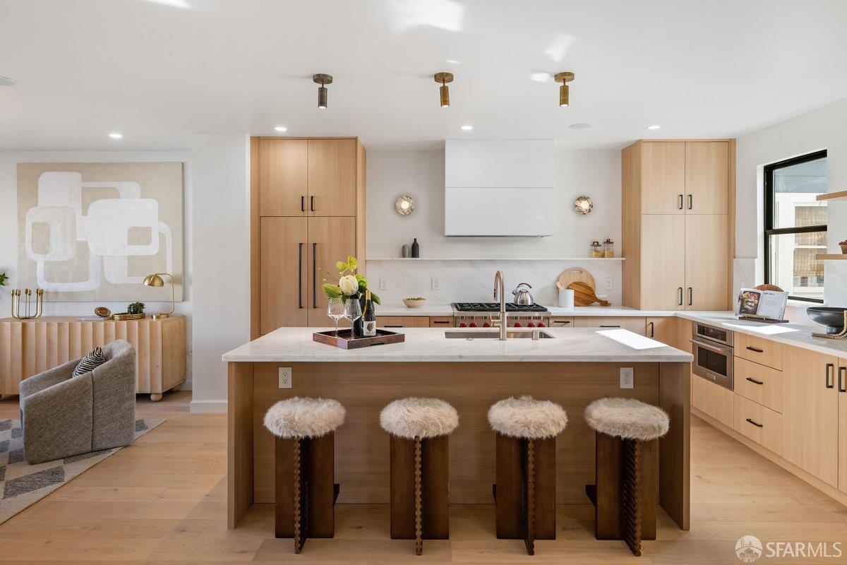 647 24th Avenue - Main photo