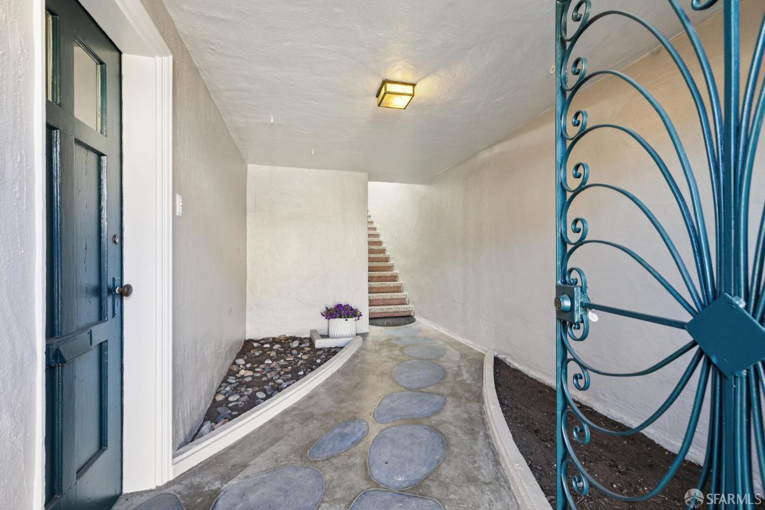 2083 17th Avenue - Photo 2