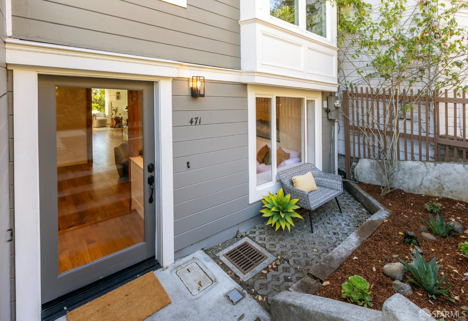 471 Valley Street - Photo 2