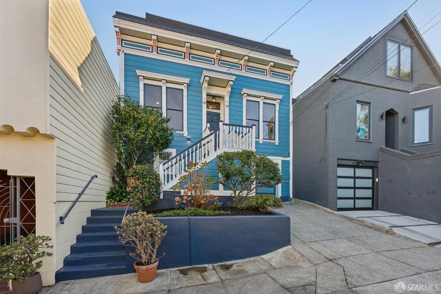 153 Caselli Avenue - Photo 2