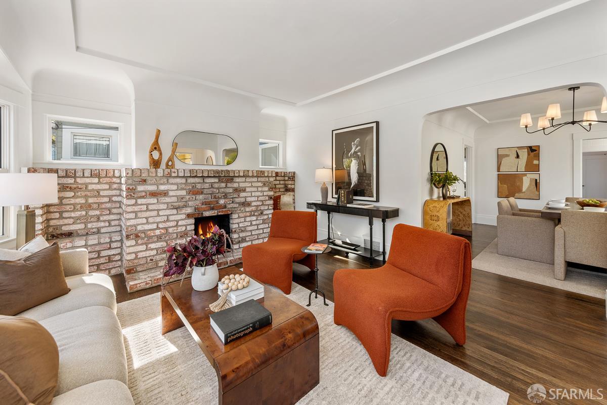 334 Chicago Way - Photo 2