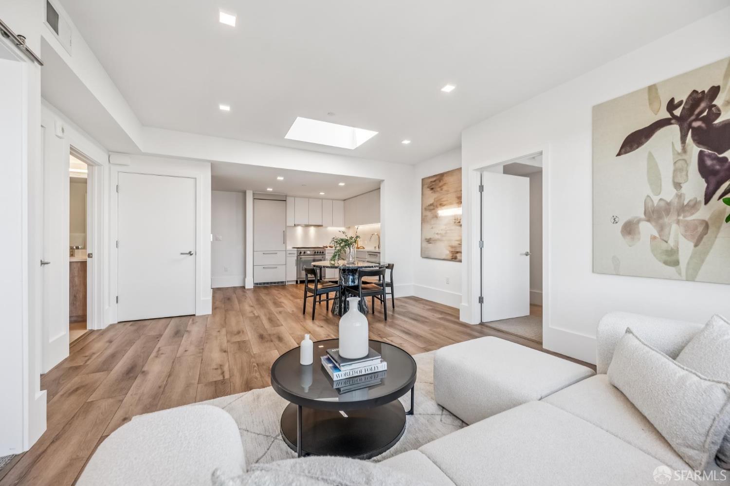 1288 Howard Street #605 - Photo 4