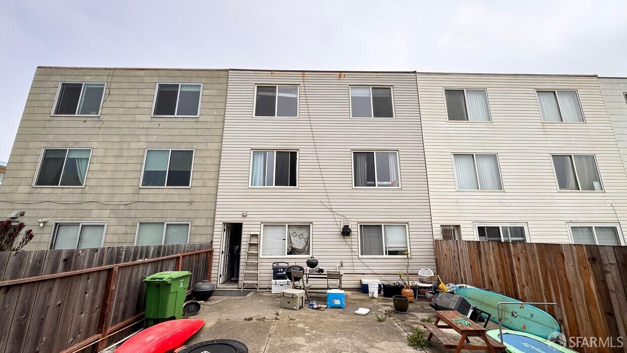 1423-1425 47th Avenue - Photo 2