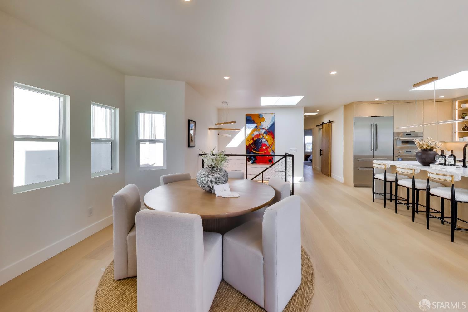 975 Darien Way - Photo 4