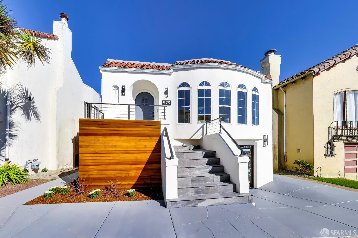 975 Darien Way - Main photo