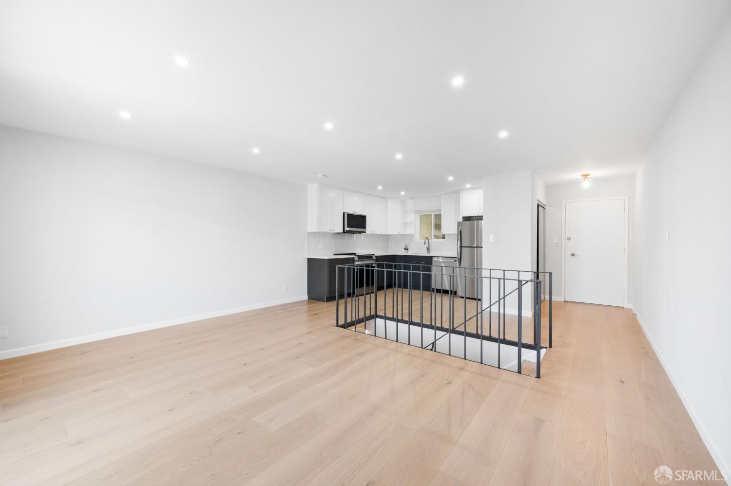 646 Corbett Avenue #204 - Photo 4