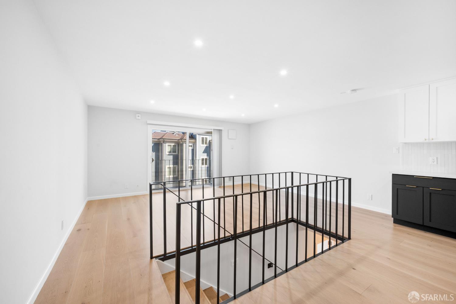 646 Corbett Avenue #204 - Photo 3