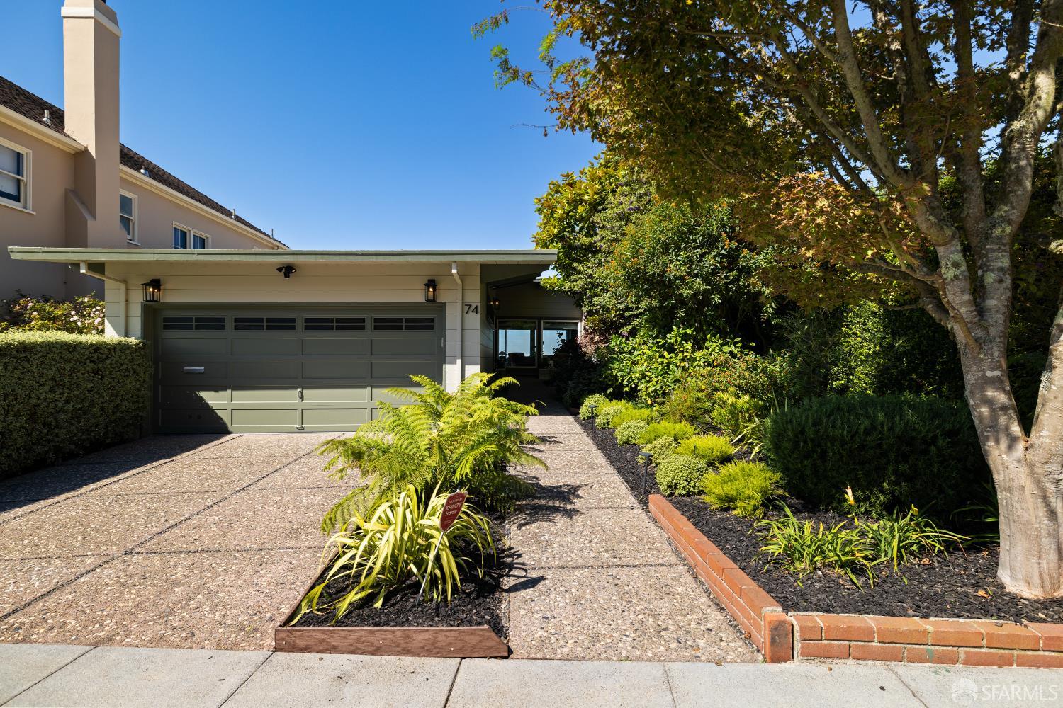 74 San Jacinto Way - Photo 2