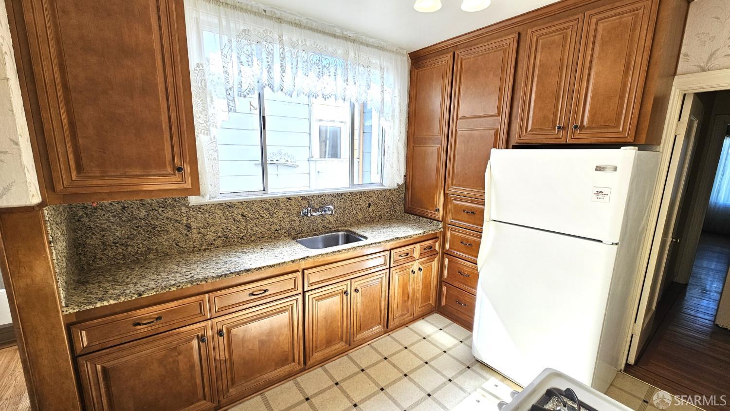 1717 22nd Avenue - Photo 4