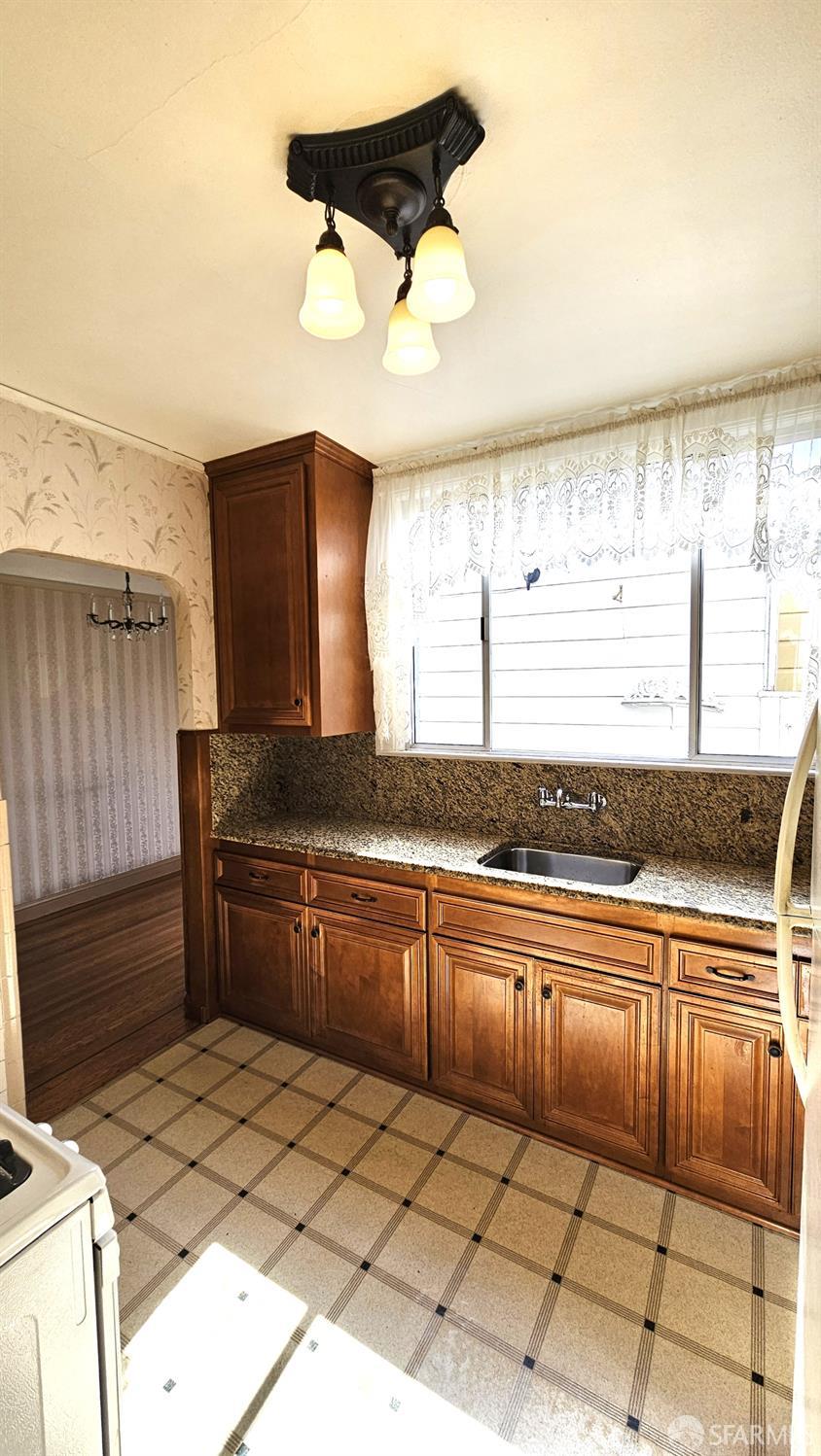 1717 22nd Avenue - Photo 5