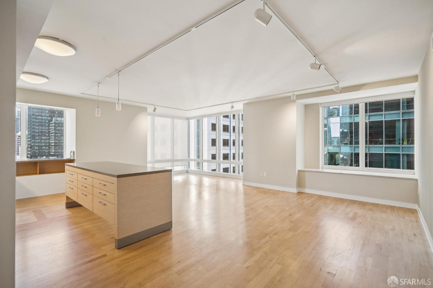 301 Mission Street #16A - Photo 2
