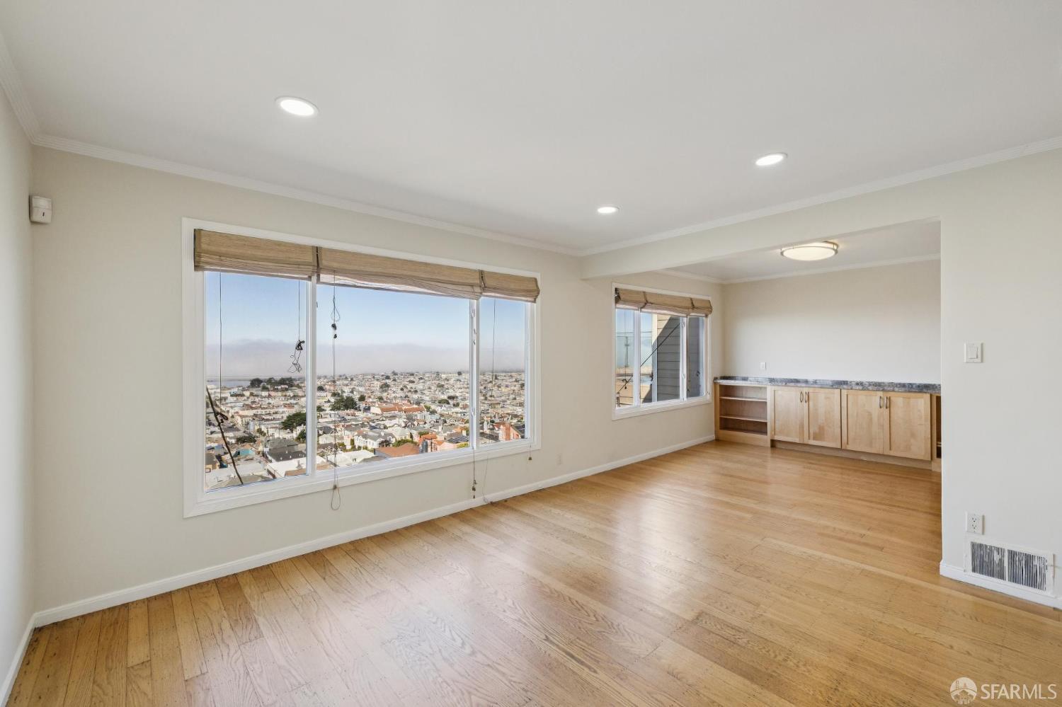 2025 14th Avenue - Photo 3
