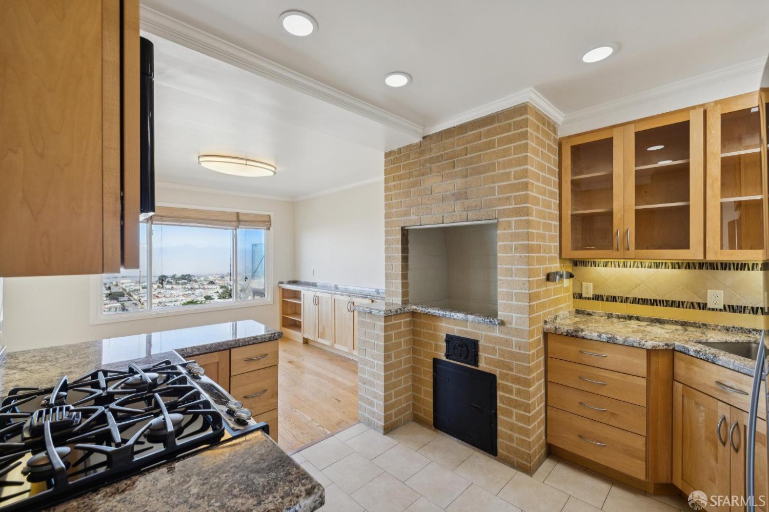 2025 14th Avenue - Photo 5