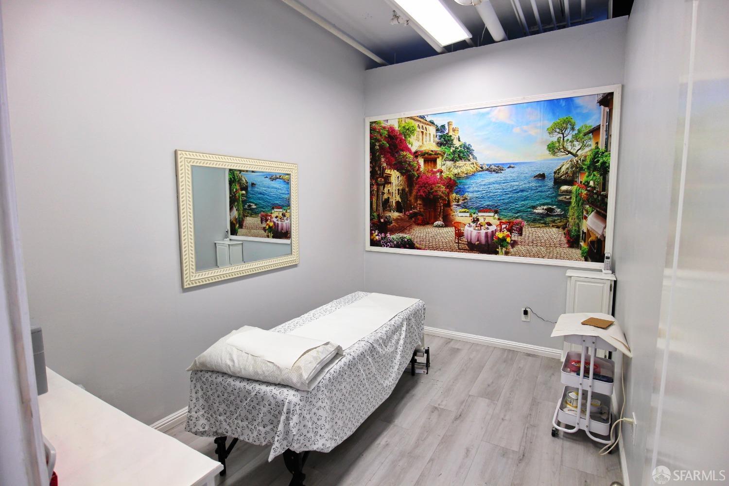 363 Valencia Street - Photo 5