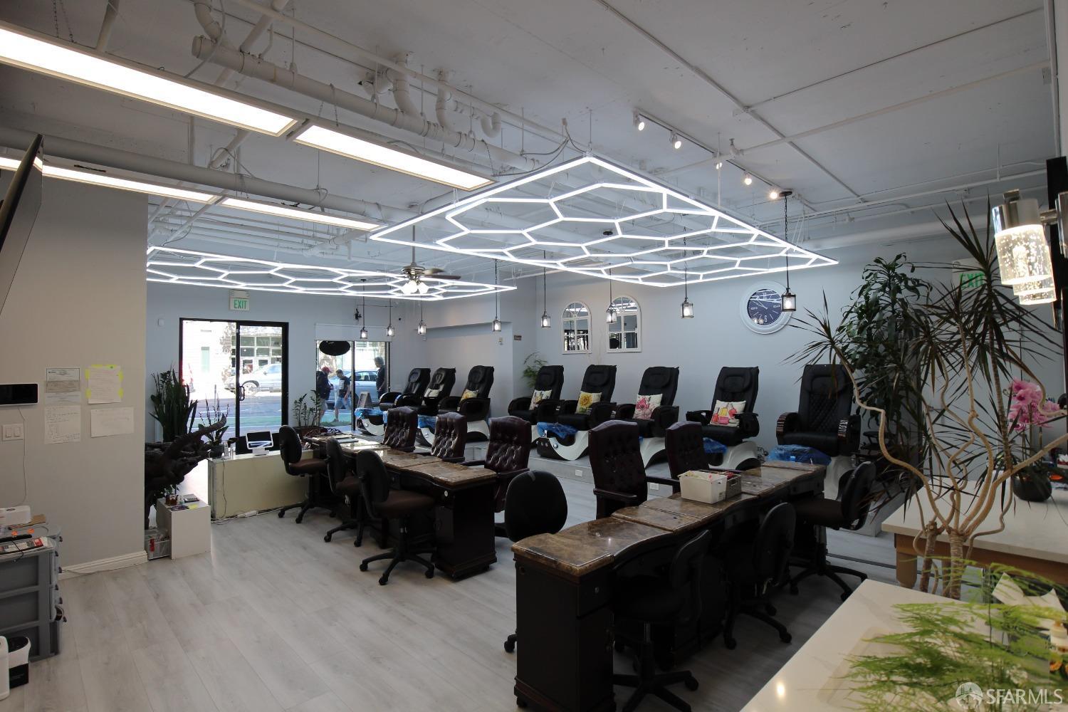 363 Valencia Street - Photo 3