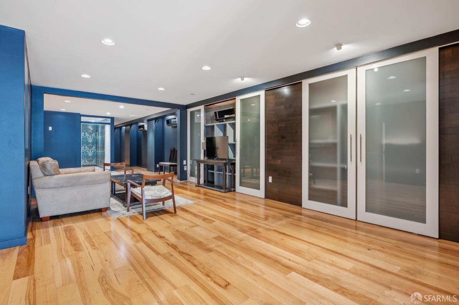 335 South Van Ness Avenue #1 - Photo 5