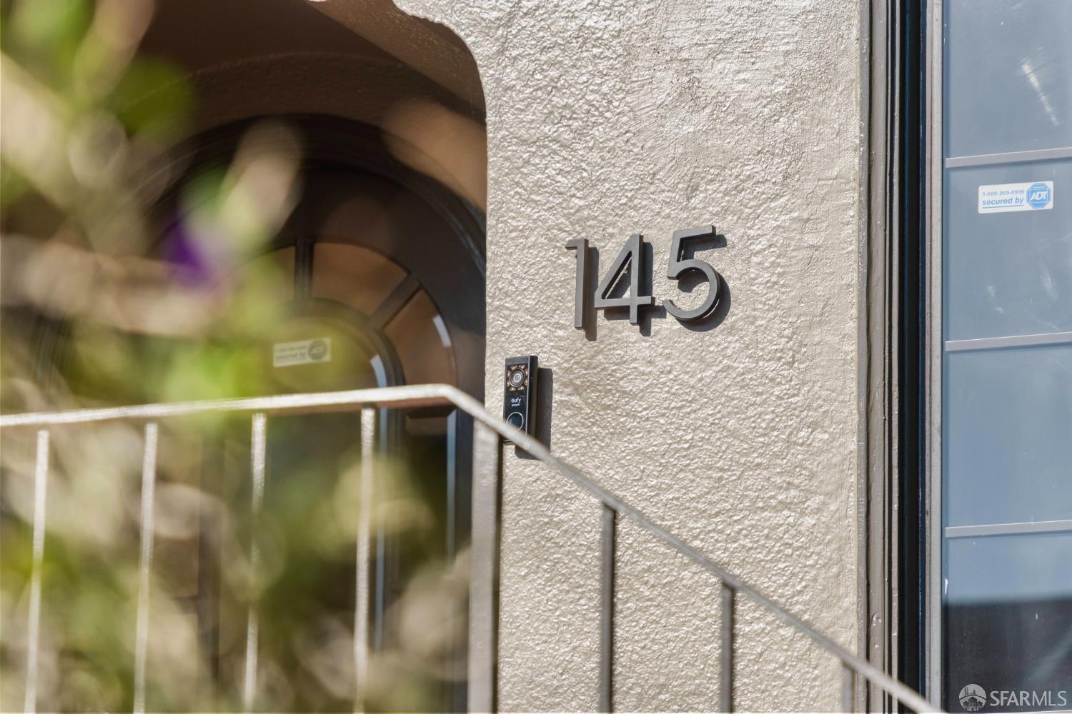 145 De Soto Street - Photo 3