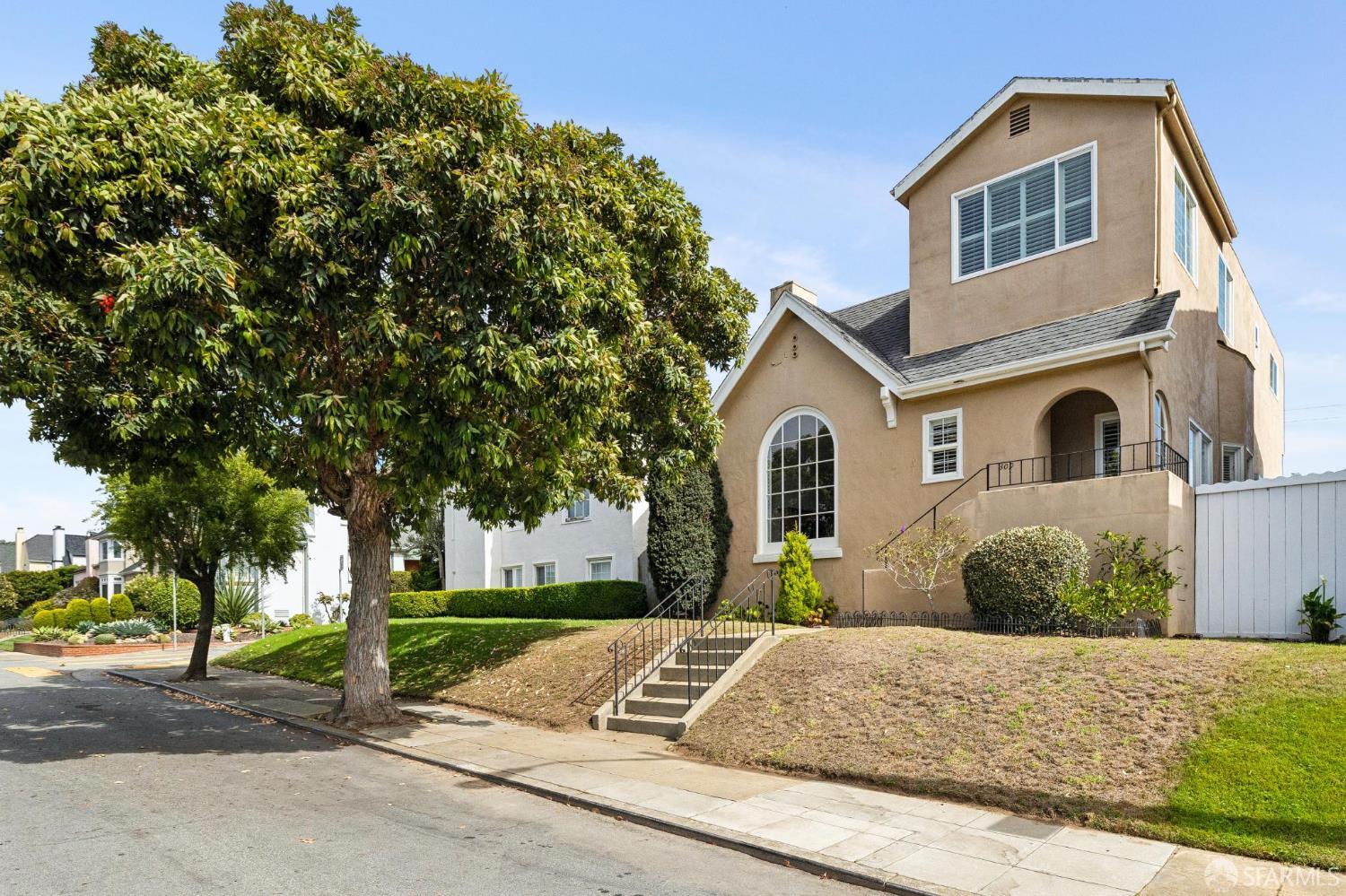 309 San Fernando Way - Photo 2