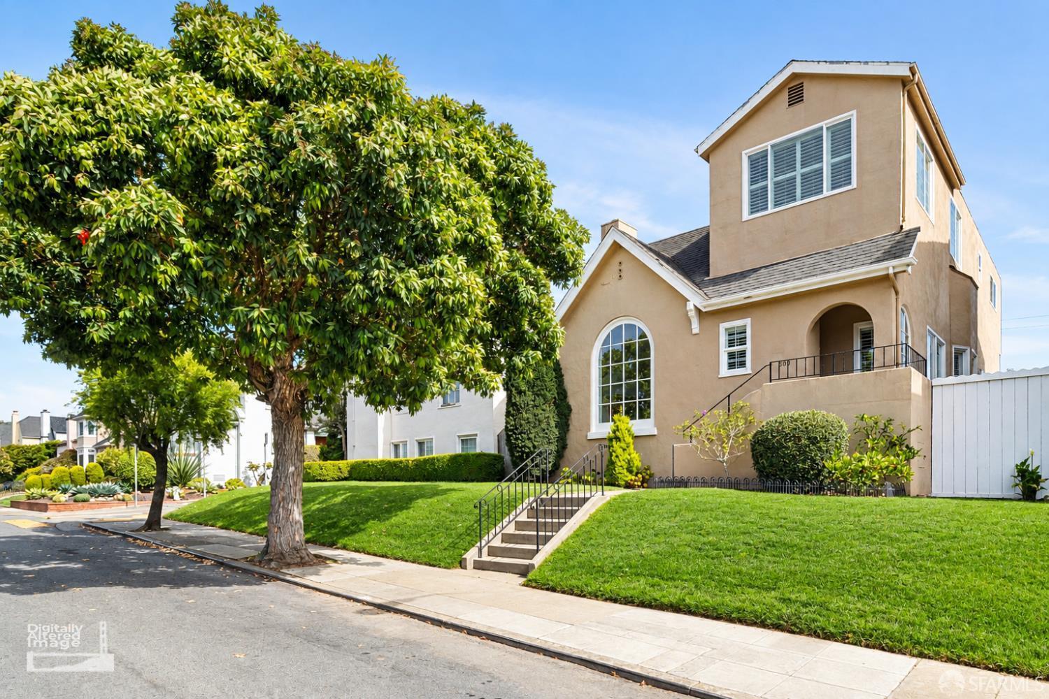 309 San Fernando Way - Main photo