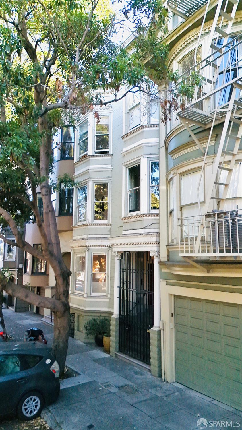 82 Sanchez Street - Photo 2