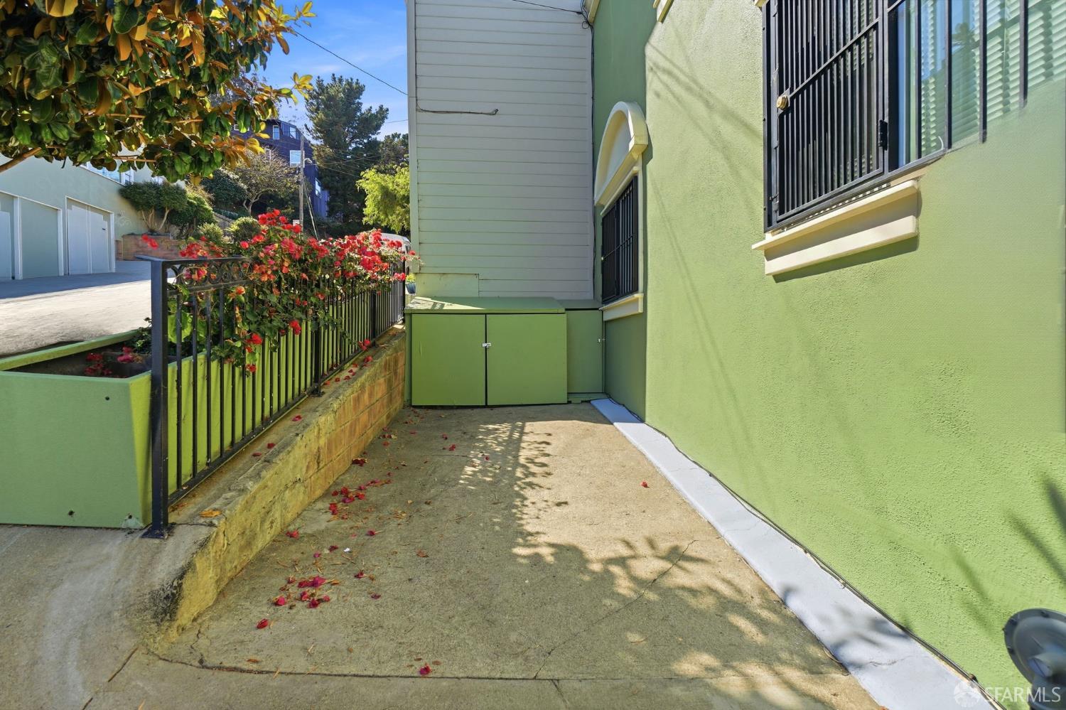 224 Dwight Street - Photo 5