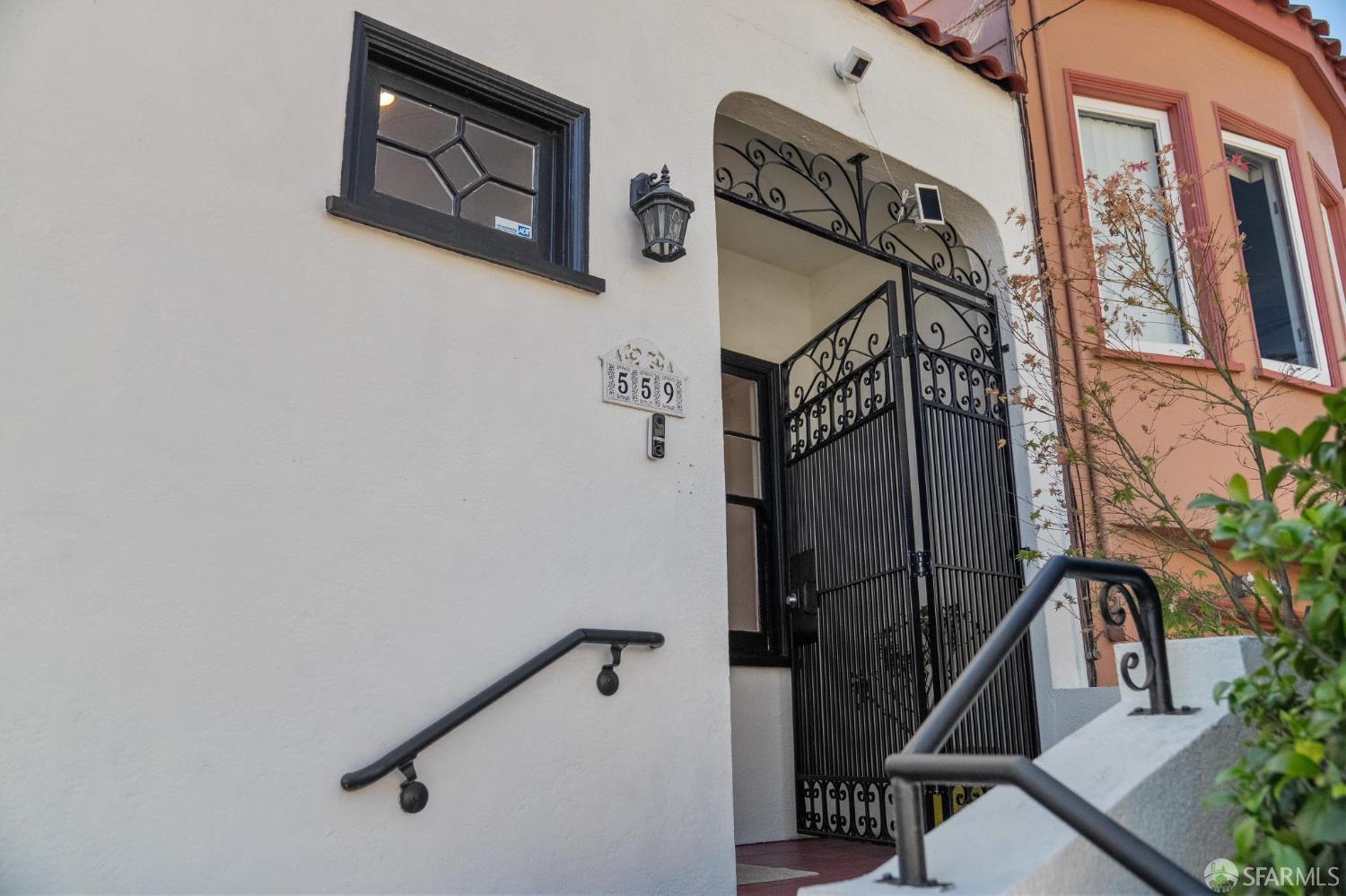 559 Mangels Avenue - Photo 4
