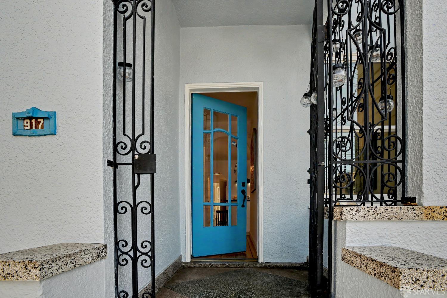 917 York Street - Photo 4
