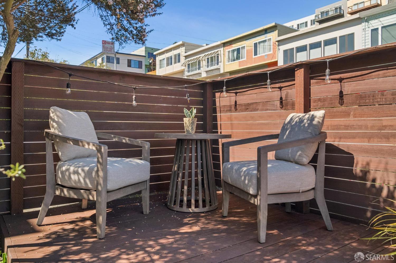 559 Mangels Avenue - Photo 3