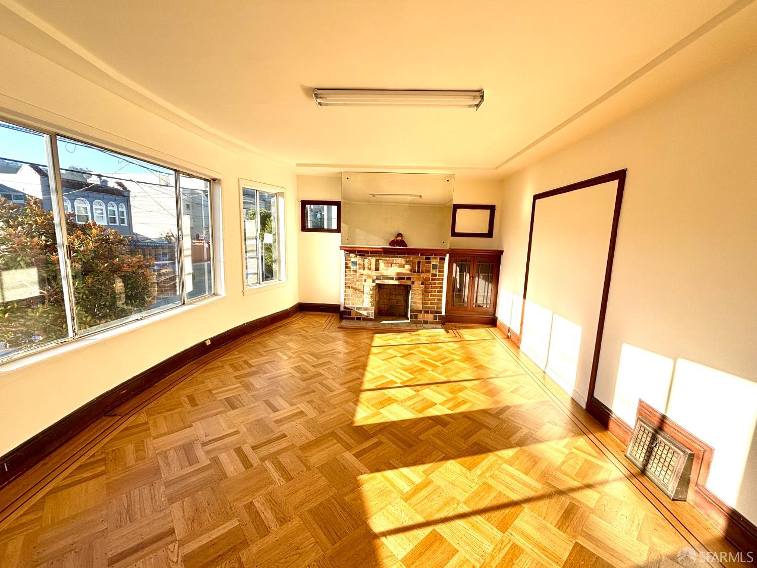 136 Rae Avenue - Photo 2