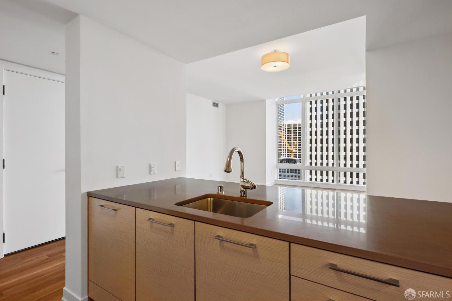 301 Mission Street #25E - Photo 4