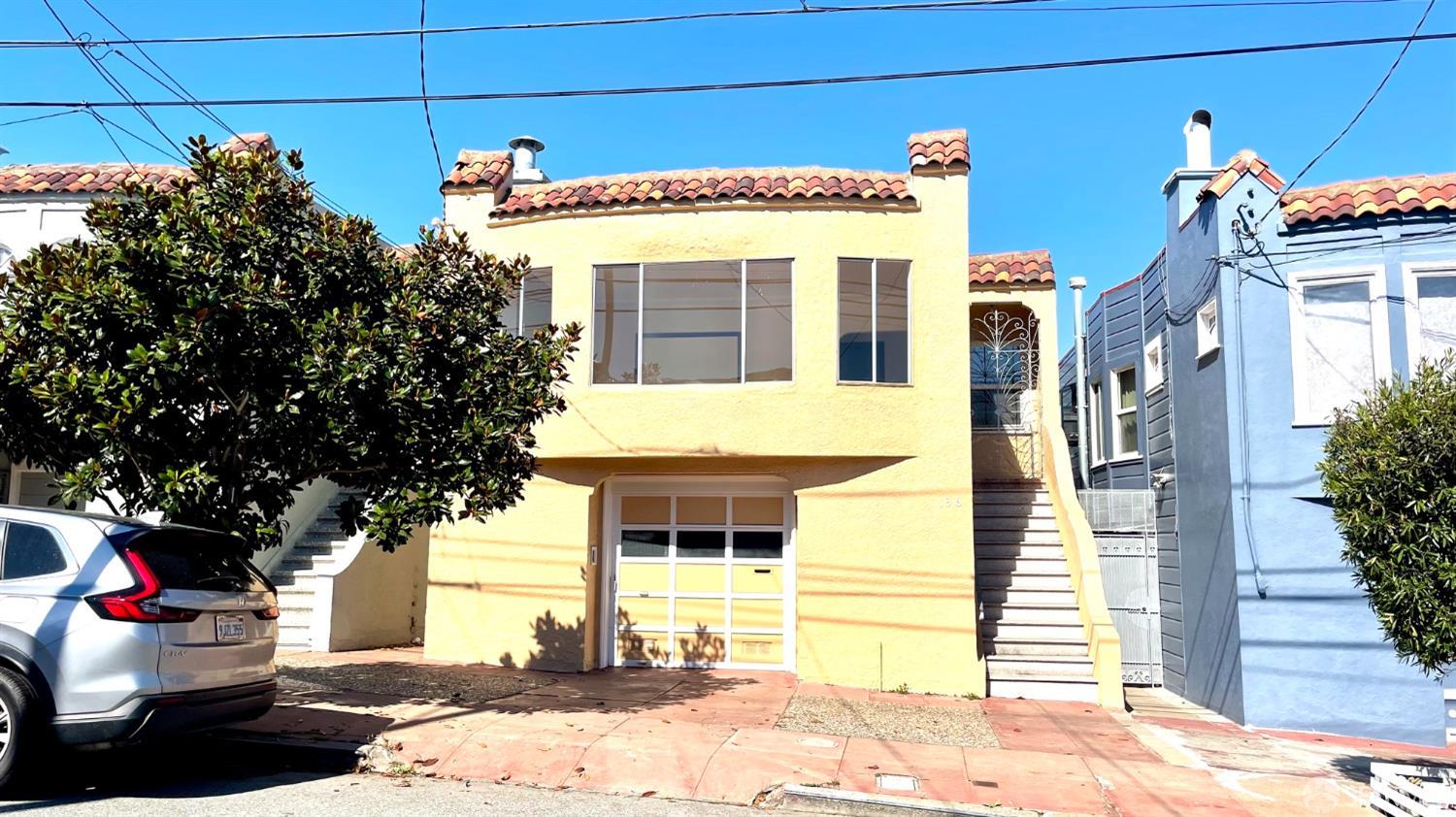 136 Rae Avenue - Main photo