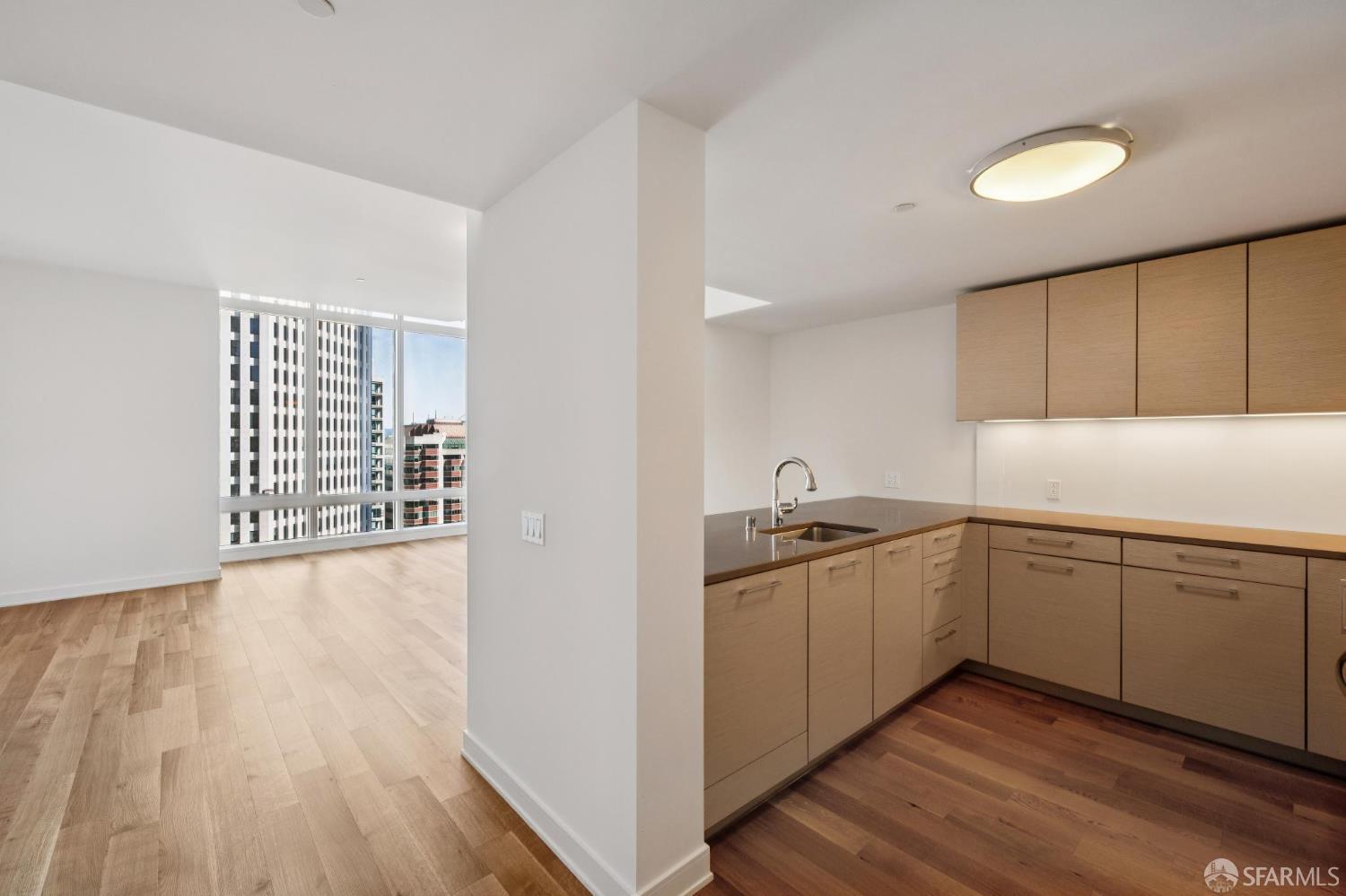 301 Mission Street #25E - Photo 2