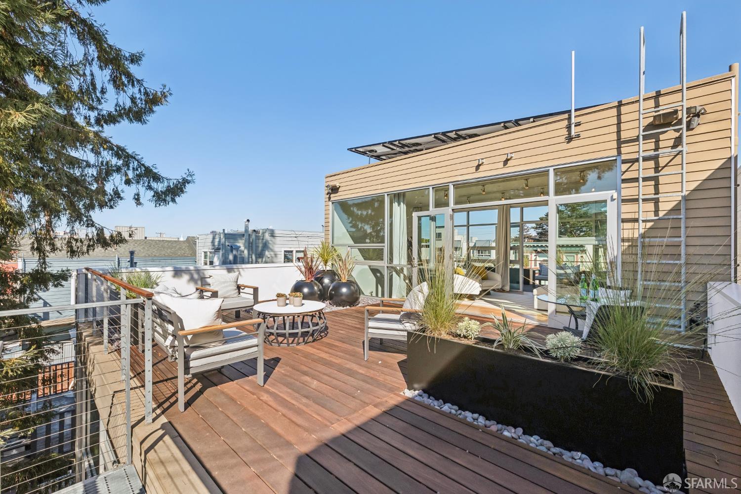 1076 South Van Ness Avenue - Photo 4