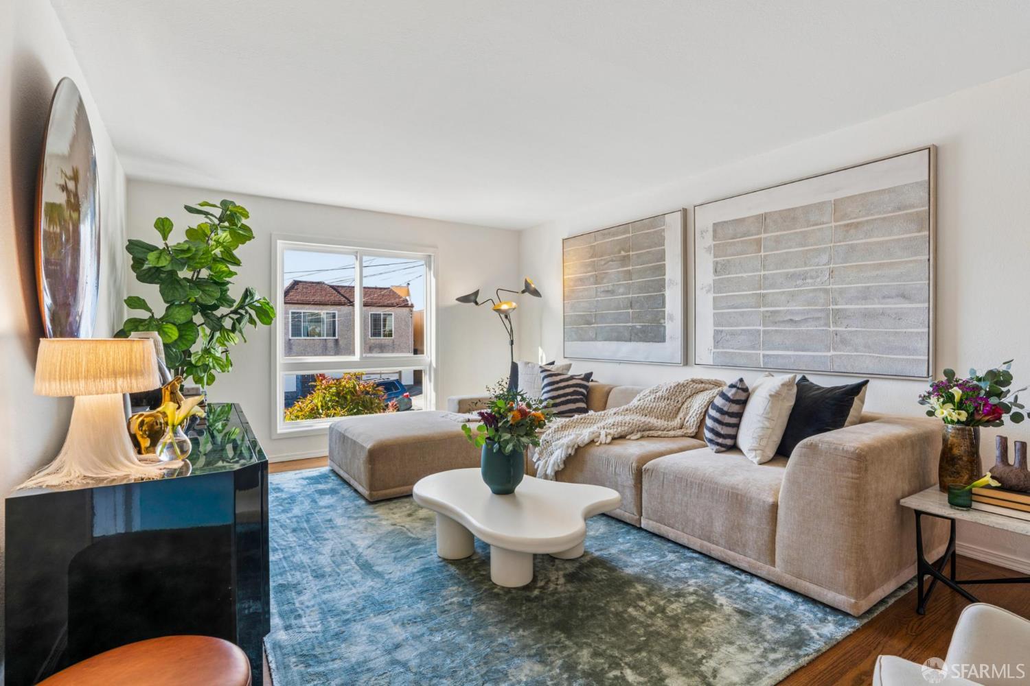 371 Prague Street - Photo 2