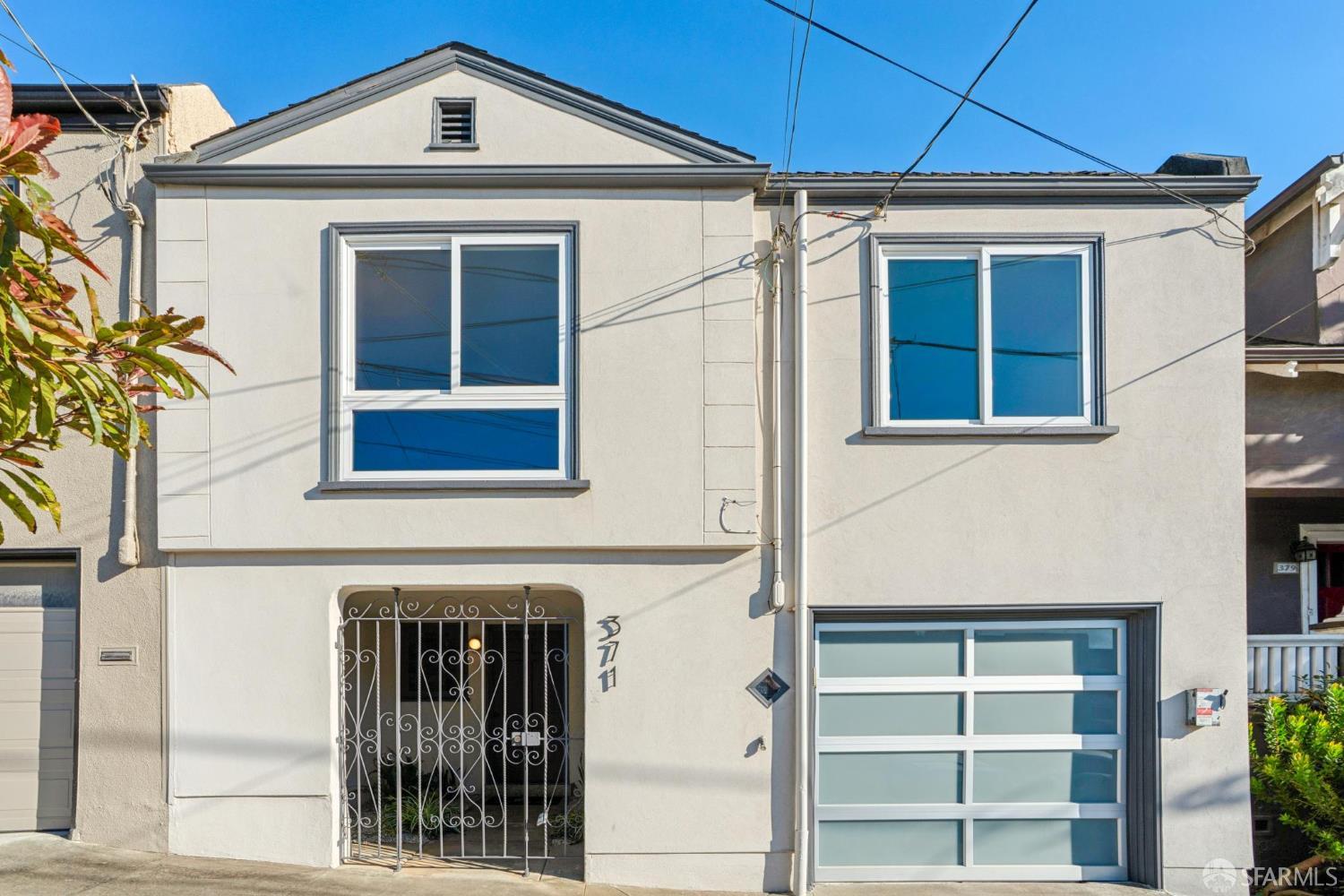371 Prague Street - Photo 3