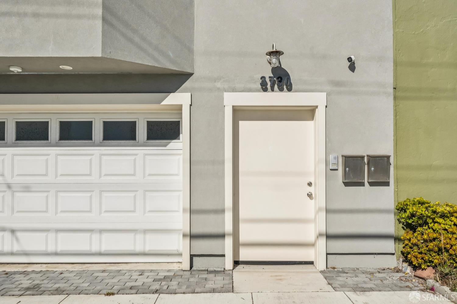 3730 Rivera Street - Photo 2