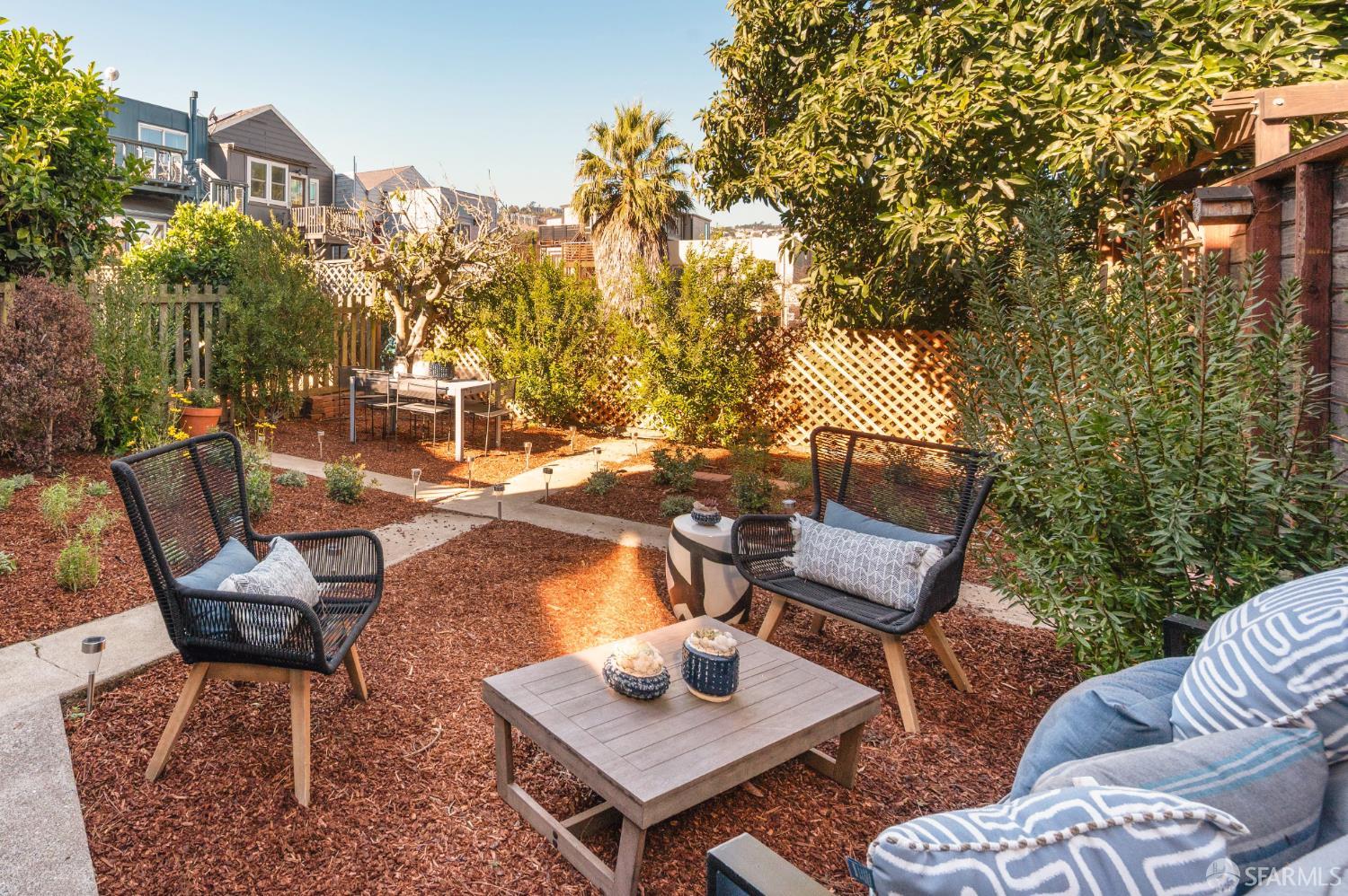 374 Coleridge Street - Photo 4