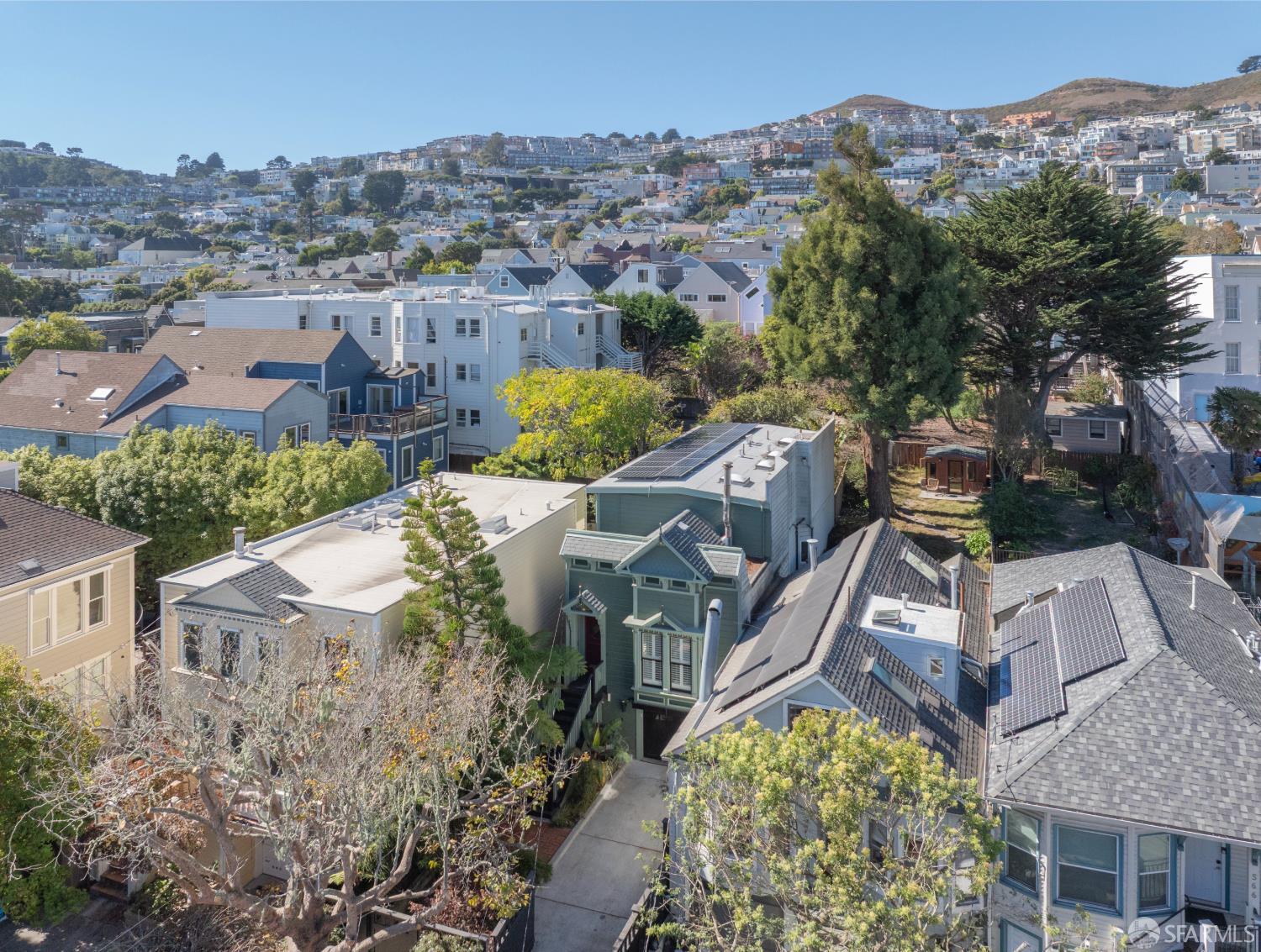 572 Eureka Street - Photo 2