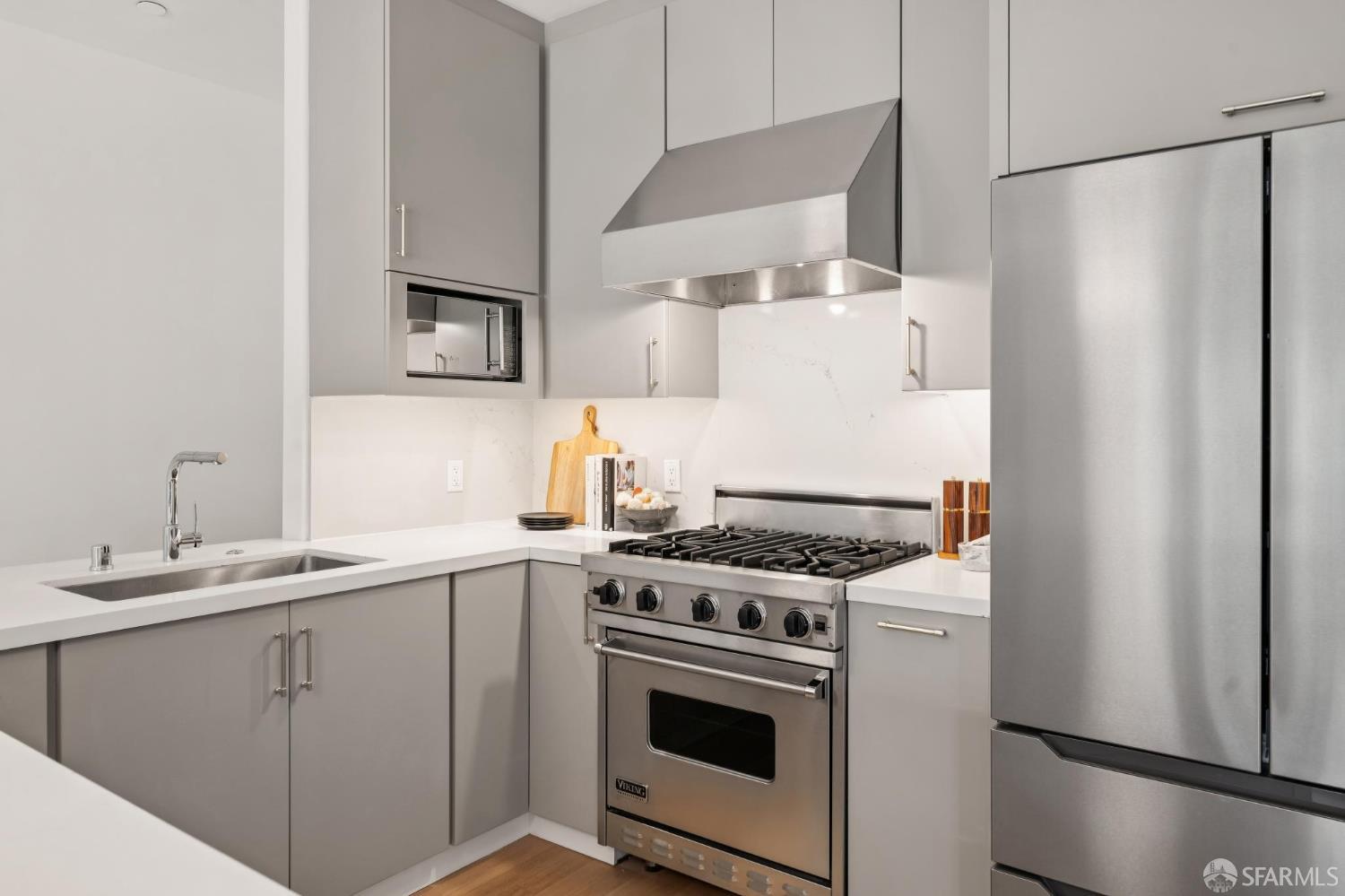 843 South Van Ness Avenue #8 - Photo 5