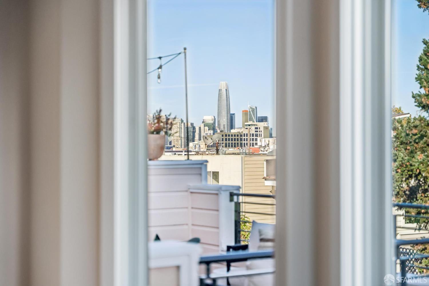 843 South Van Ness Avenue #8 - Photo 3