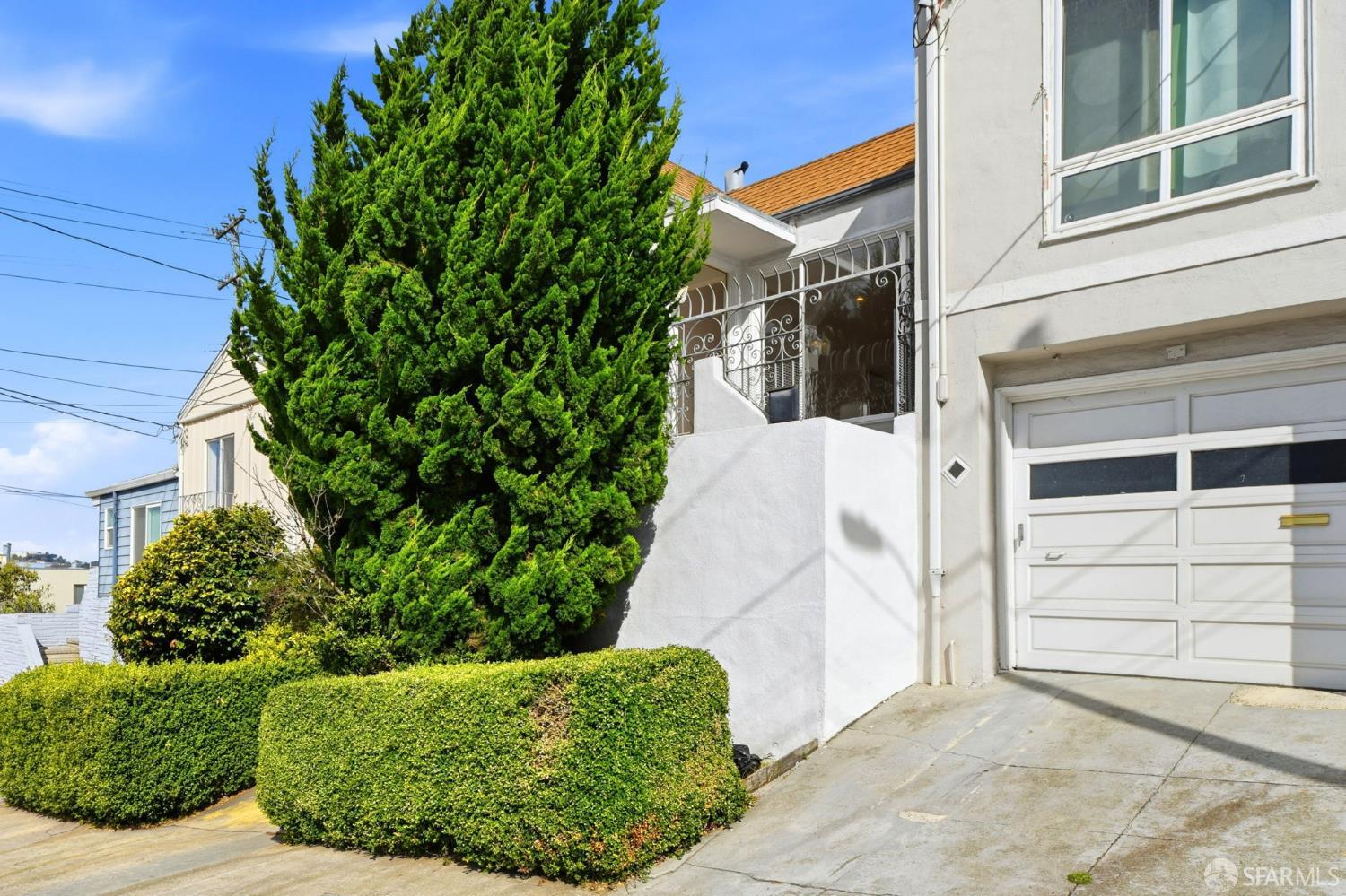 815 Avalon Avenue - Photo 2
