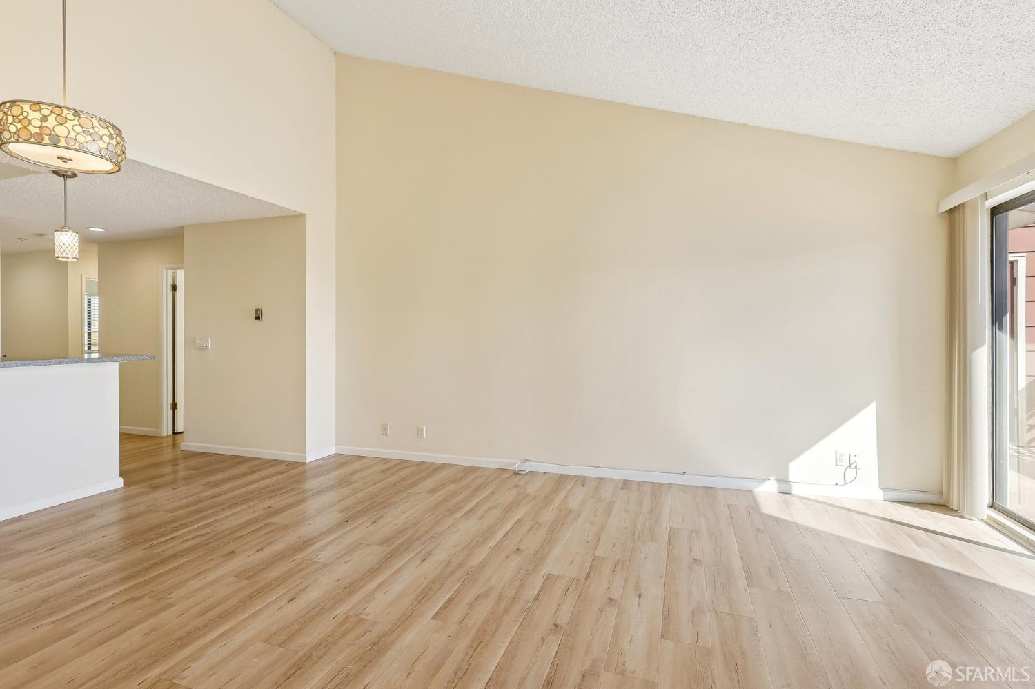 810 Red Leaf Court - Photo 4