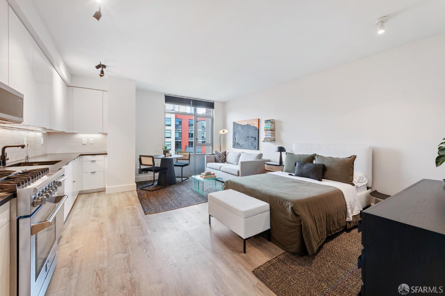 170 King Street #1004 - Photo 4