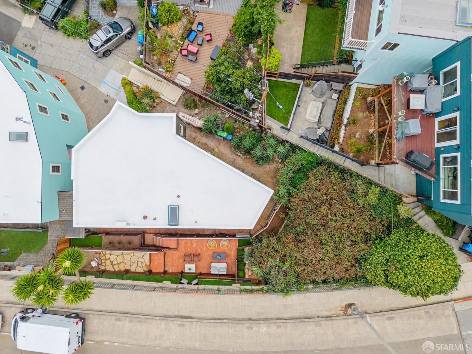 180 Yukon Street - Photo 3