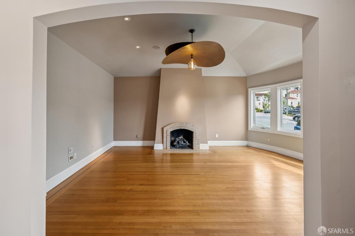 83 Westgate Drive - Photo 4