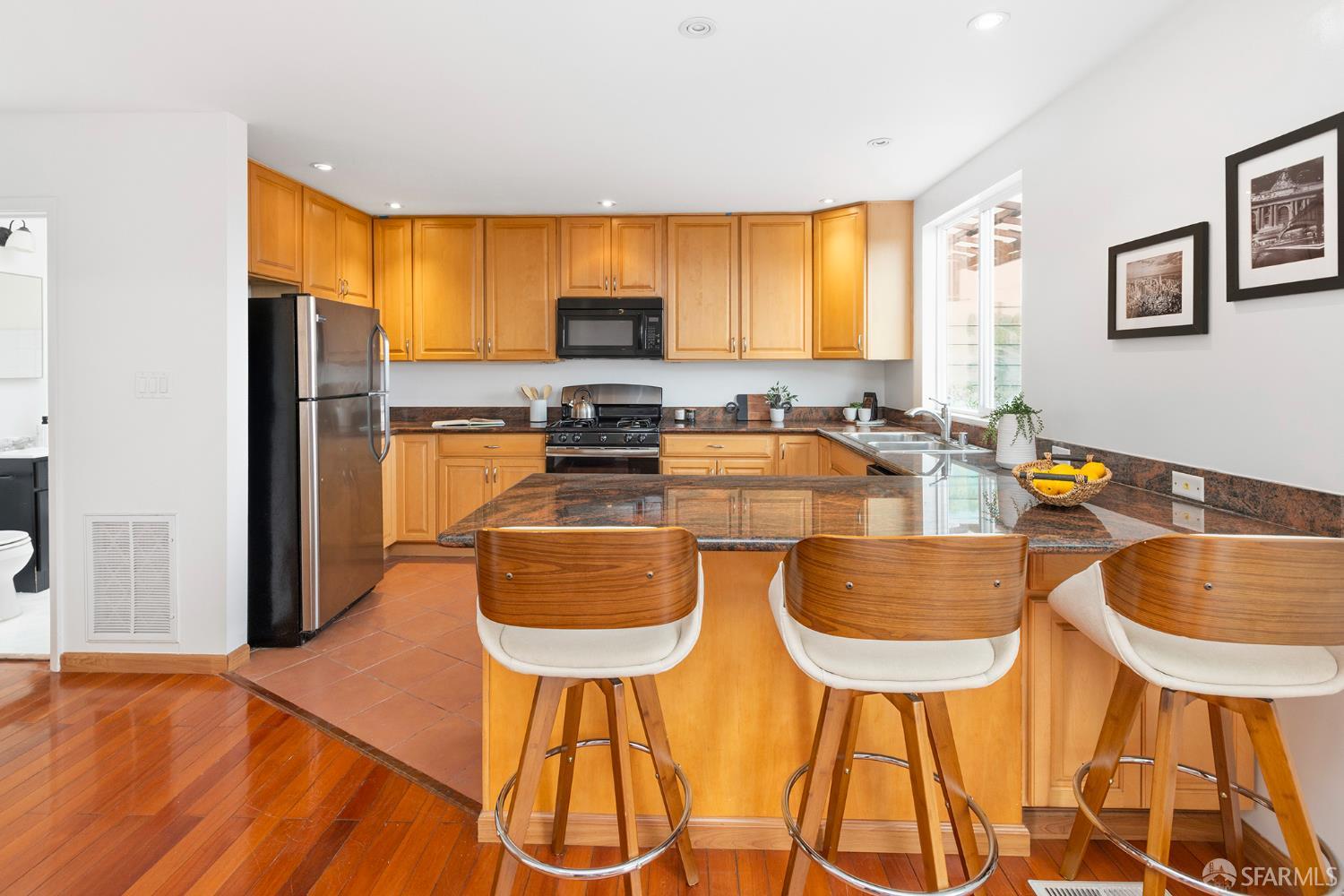 122 Athens Street - Photo 3