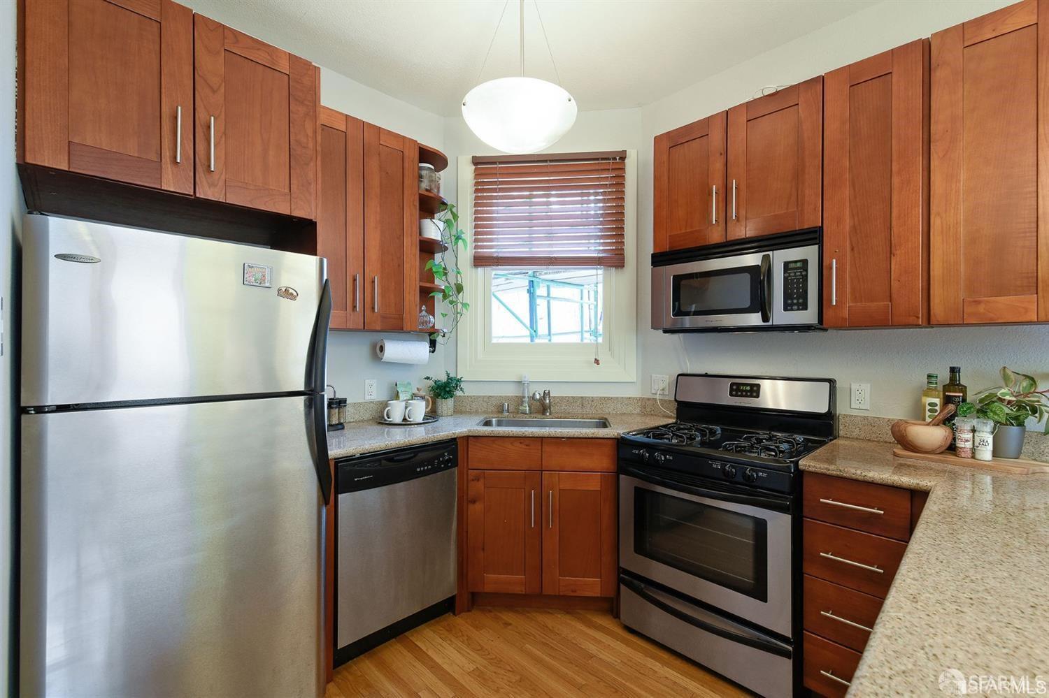 18 Clyde Street - Photo 2