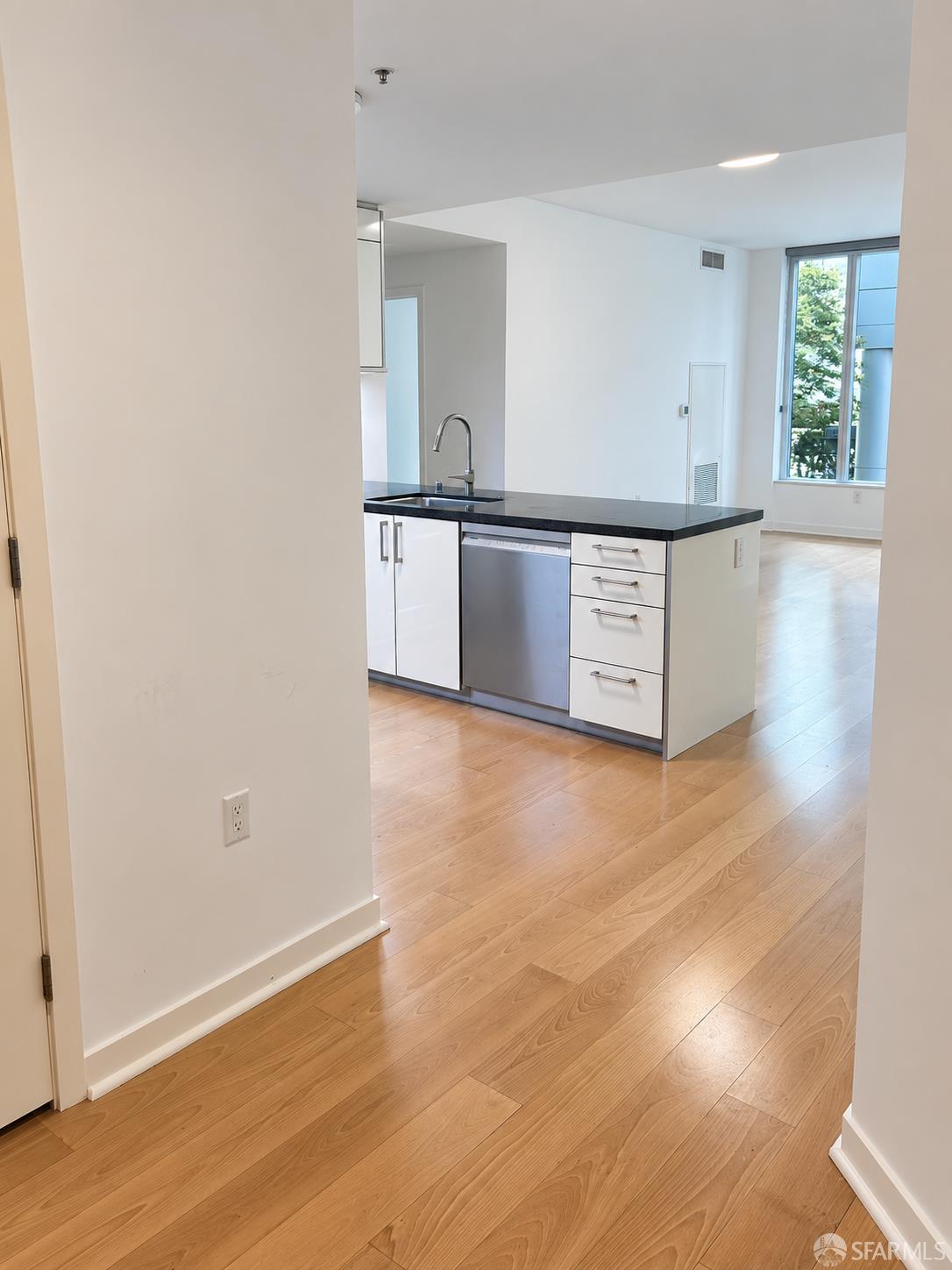 338 Spear Street #3A - Photo 2