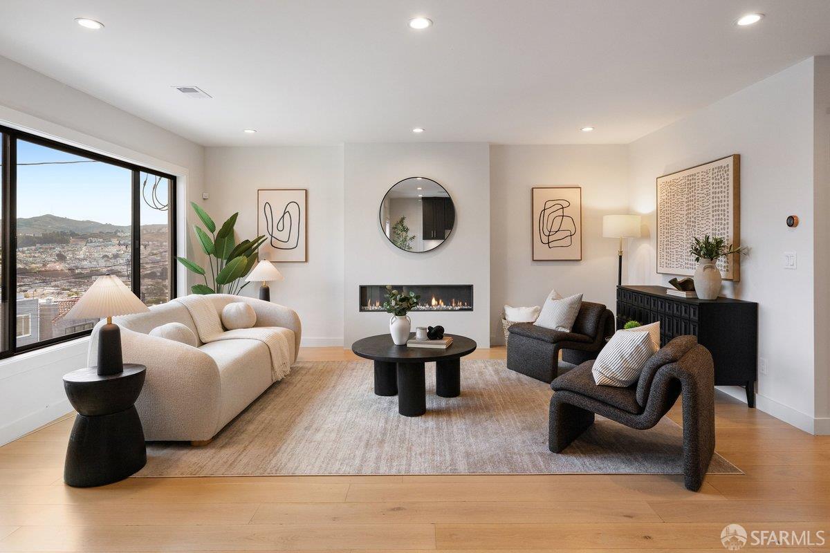 567 Head Street - Photo 4