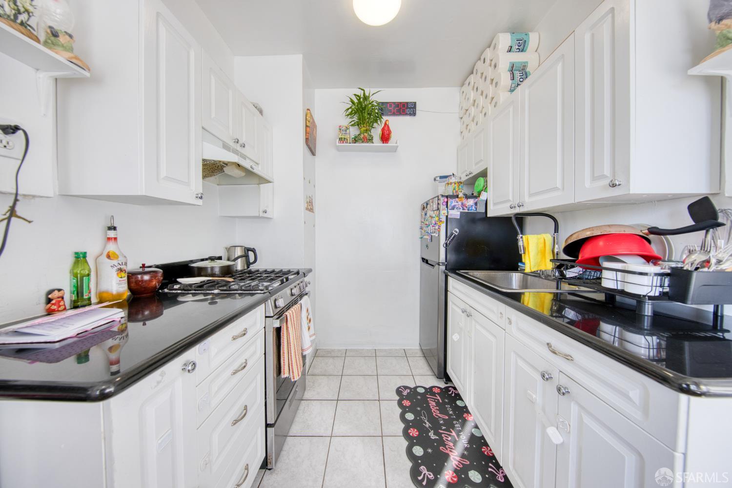 401 Hyde Street - Photo 4